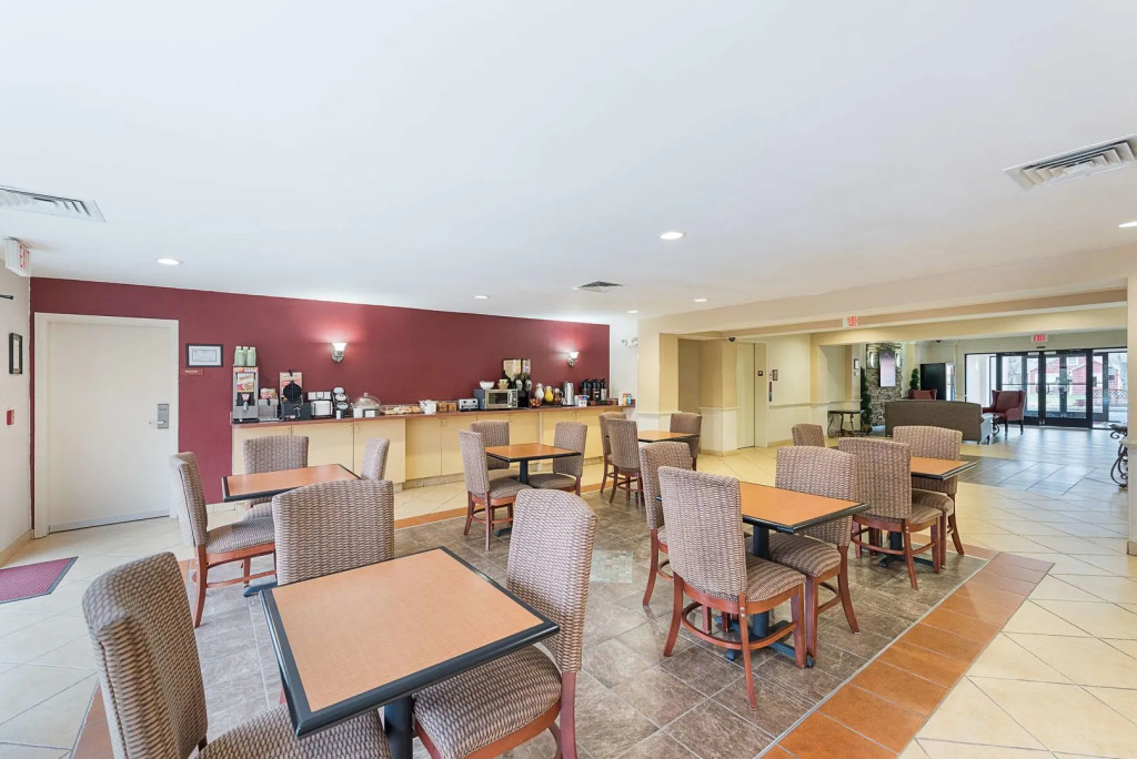 Red Roof Inn Etowah   Athens, TN