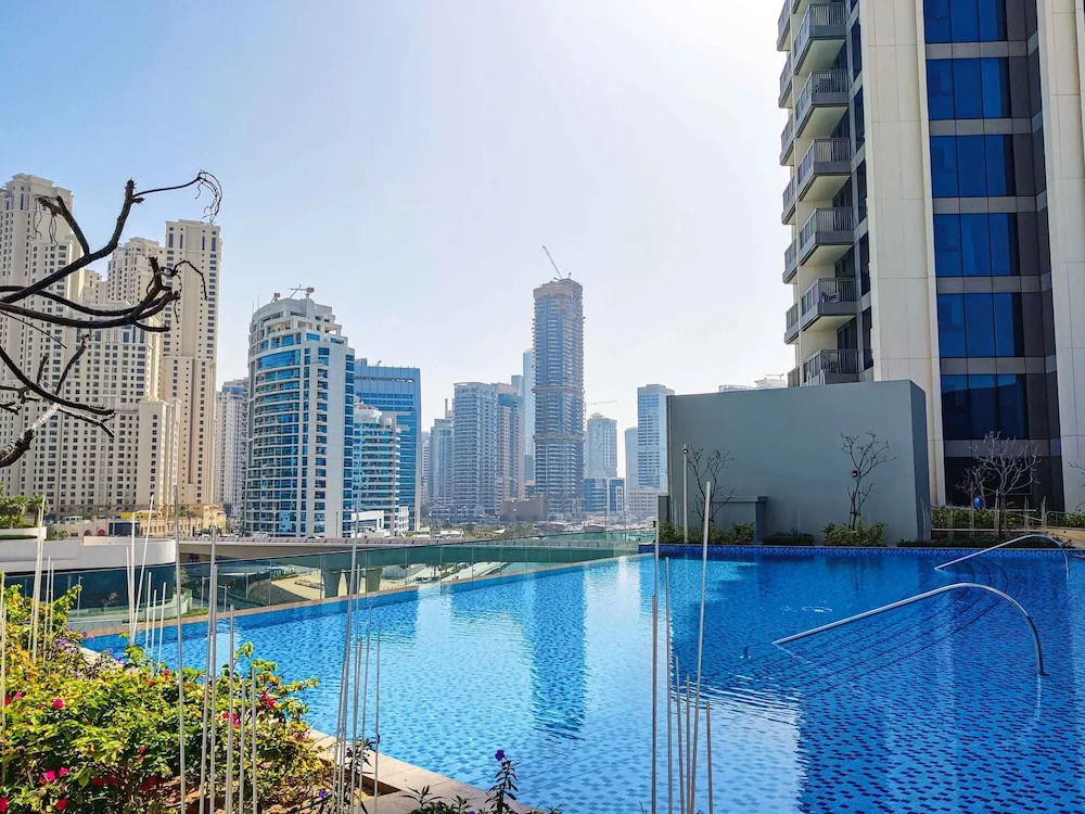 HiGuests - EMAAR 52-42