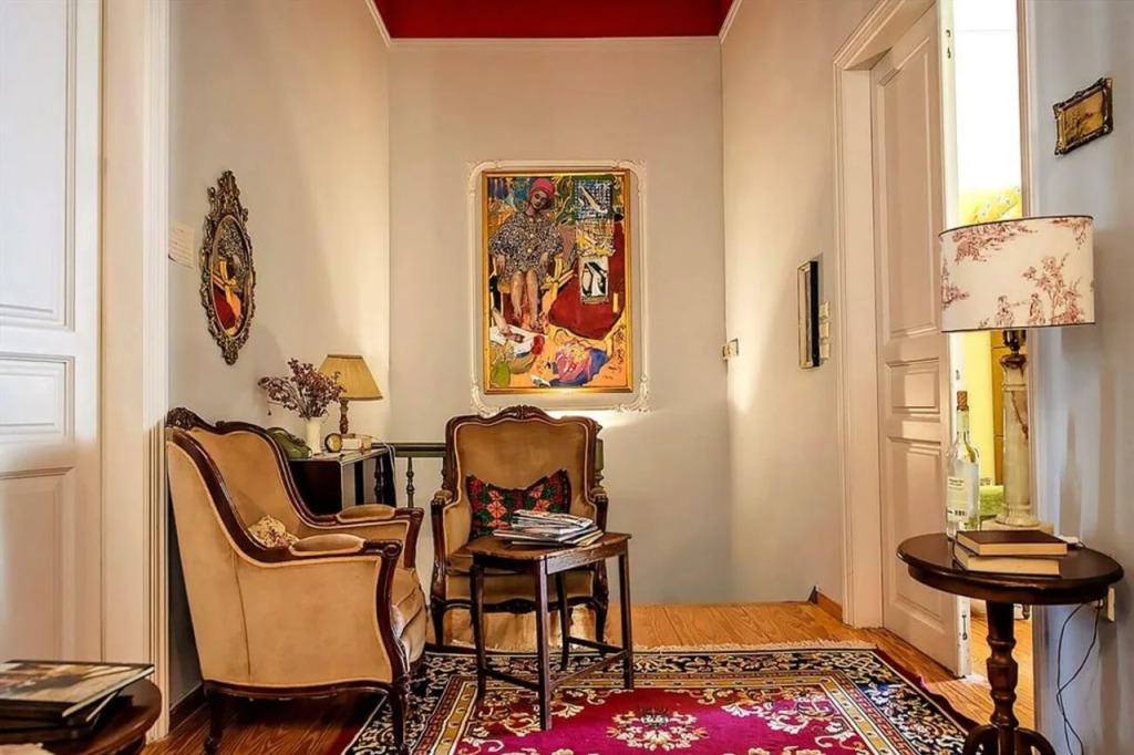 Athens Quinta