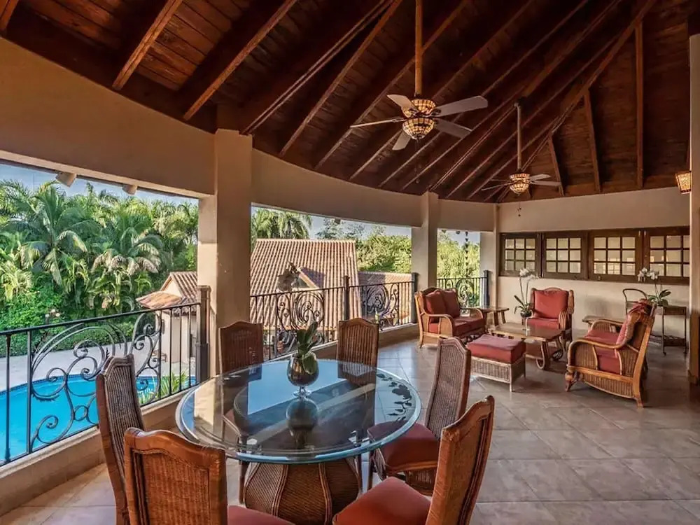 Sunny Vacation Villa 52