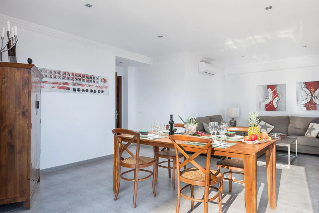 CASTELLO PLATJA - Beautiful apartment with sea views and only 100 metres away from the beach in Can Picafort. Free WiFi