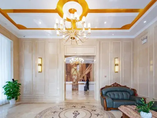 Vienna Hotel (Wuhan Sports Center Fenghuang Road Subway Station)