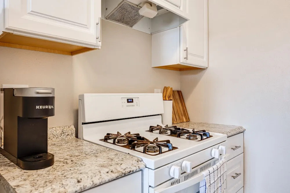Convenient Joshua Tree Apartment Walk to Town