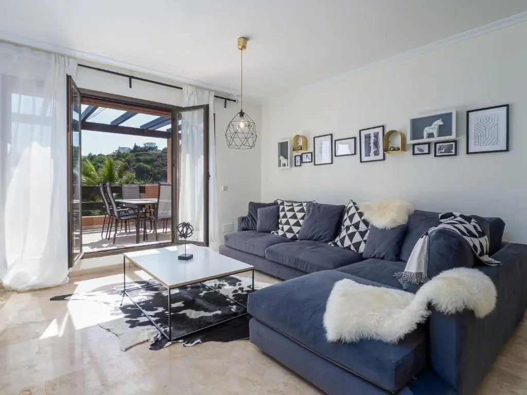 2297 Superb 2 bedrooms with seaview