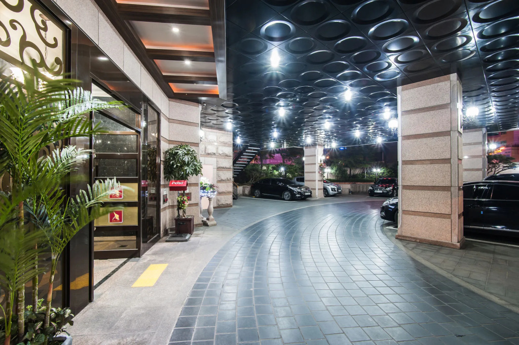 Aura Tourist Hotel