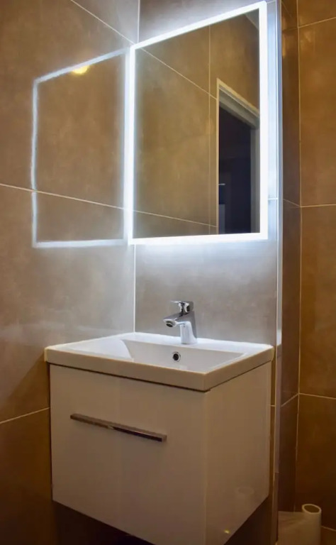 2 Bedroom Apartment Near City Centre