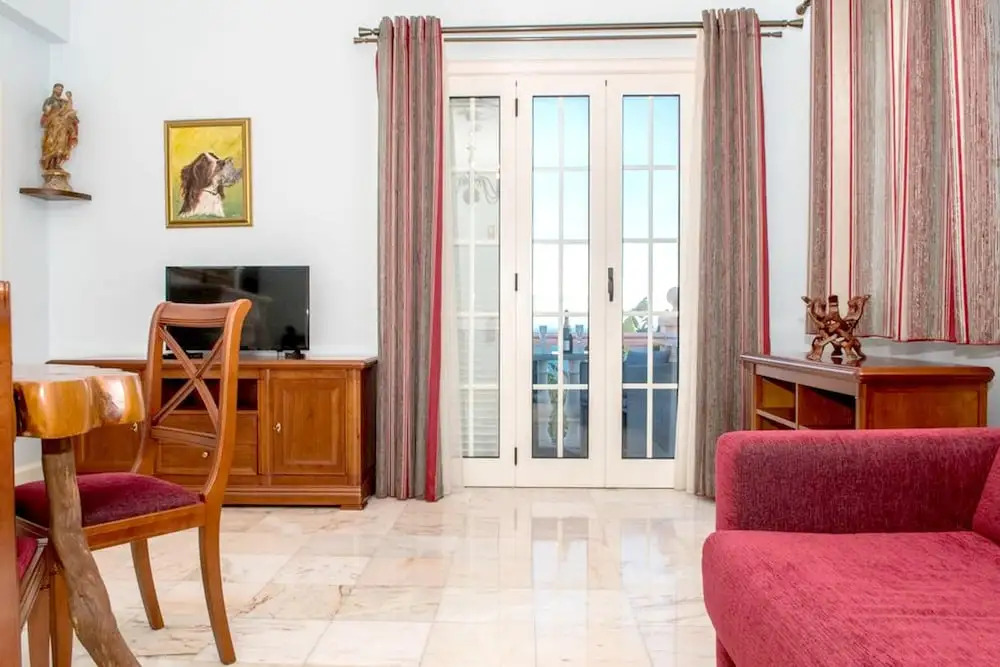 Apartment With one Bedroom in Caniço, With Wonderful sea View, Shared Pool, Enclosed Garden - 1 km From the Beach