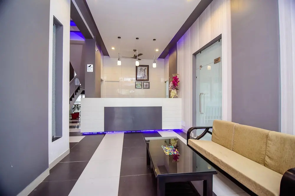 OYO 9670 Hotel GG Holiday Home
