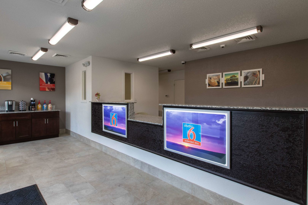 Motel 6-Greenville, SC - I-85 Near Downtown