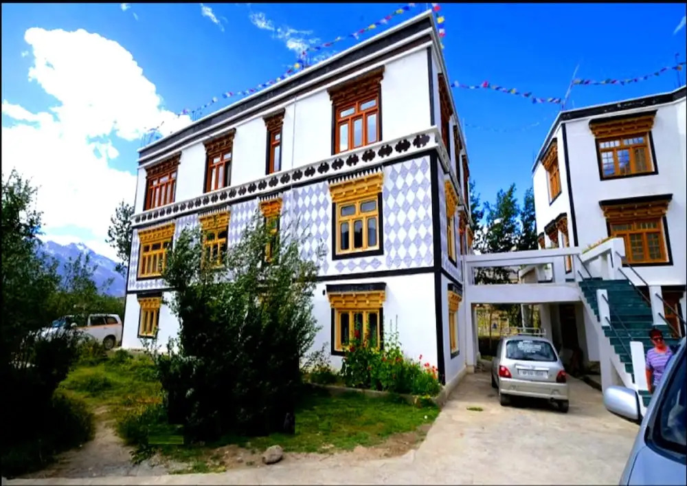 Omasila Hotel