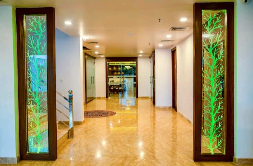 Goyal Hoteliers - Hotel The Agra Grande