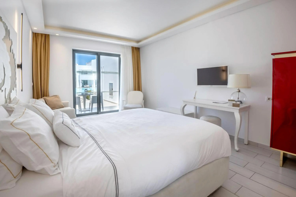 Diamond Deluxe Hotel