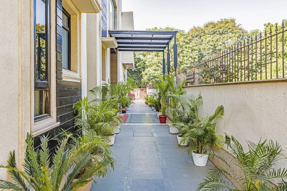 Royal Residence On MG Road