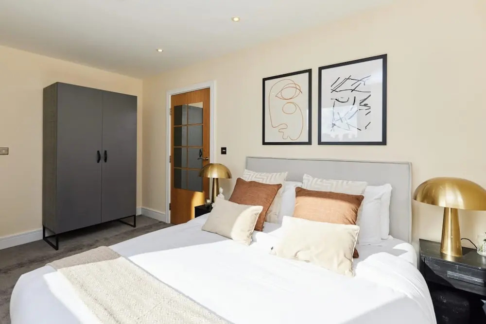 The Weavers Field Place - Classy 3bdr Flat With Terrace