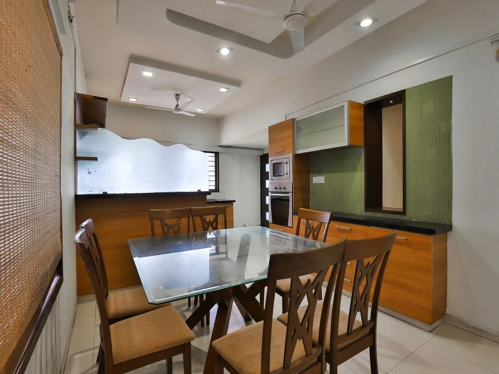 OYO 15508 Shreeji Sangeet Apartments