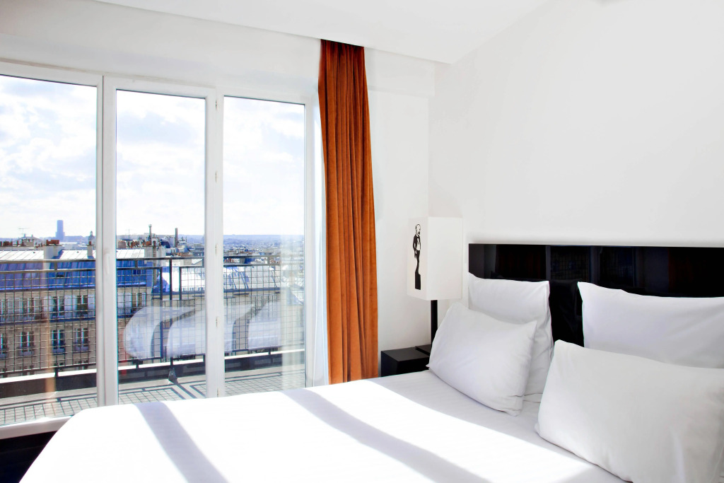 Hotel Le Chat Noir