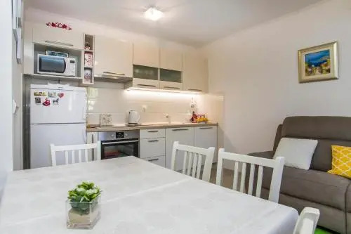 Gardenia House