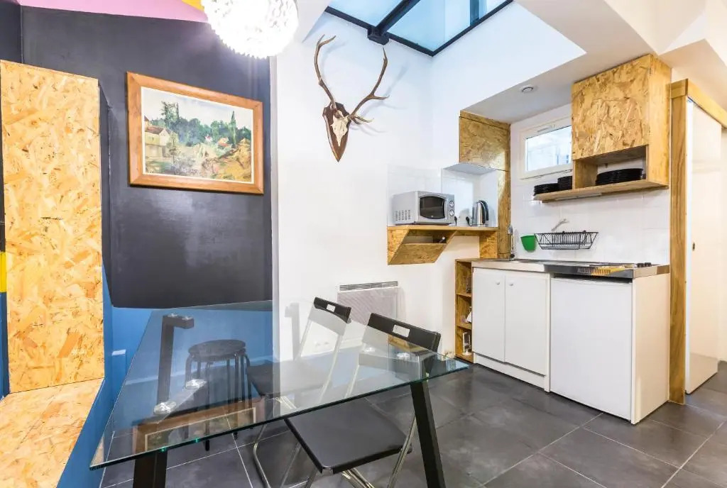 Unusual and charming 25m² near LE MARAIS