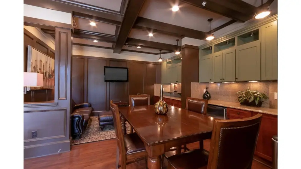 Midtown Luxury Suites by 1stHomeRent