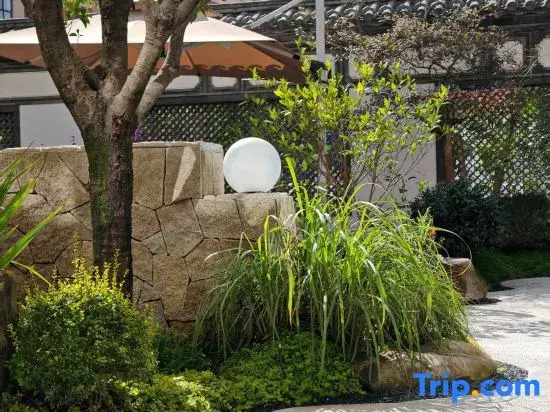 Lavande Hotel (Weishan Ancient Town Pioneer Academy Branch)