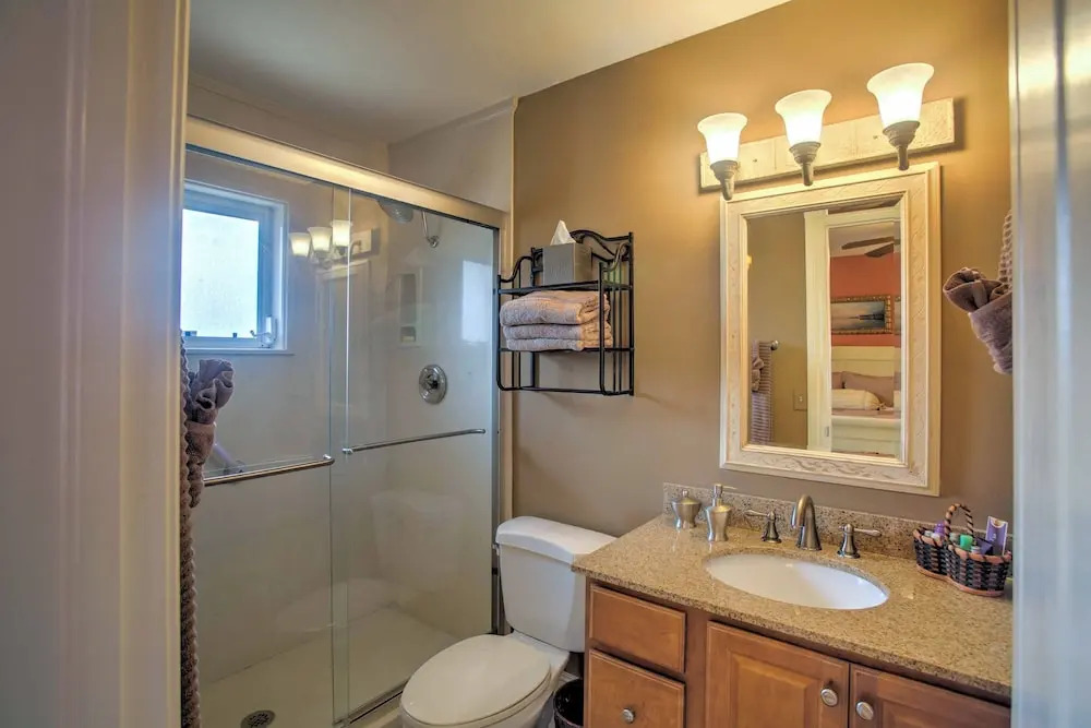 1 Mi to Beach Access: Naples Home w/ Lanai