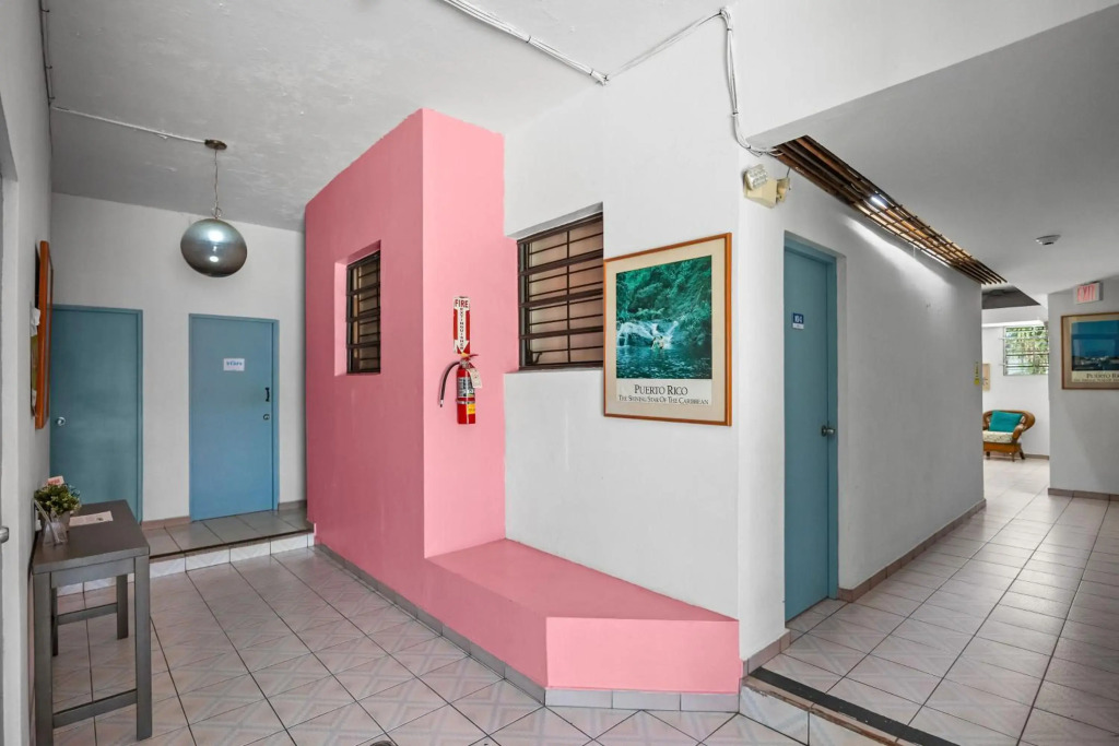 Borinquen Beach Inn