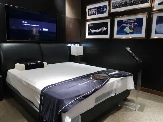 DeRUCCI Hotel(Shanghai Hongqiao Jiasong Middle Road Subway Station Store)
