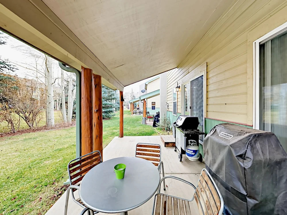 65 Stonegate Cir Townhouse 2 Bedrooms 2.5 Bathrooms Townhouse
