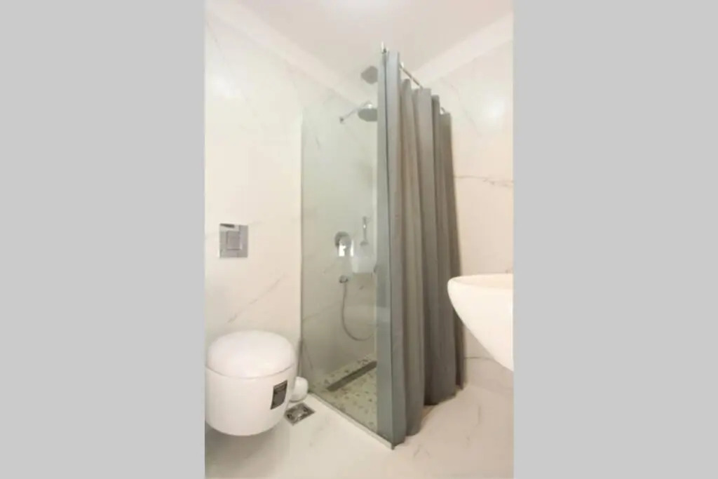 1 BR apartment with spacious terrace