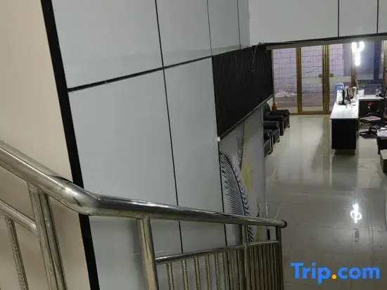 Jiuquan Heshun Business Hotel (Hantang Food City)