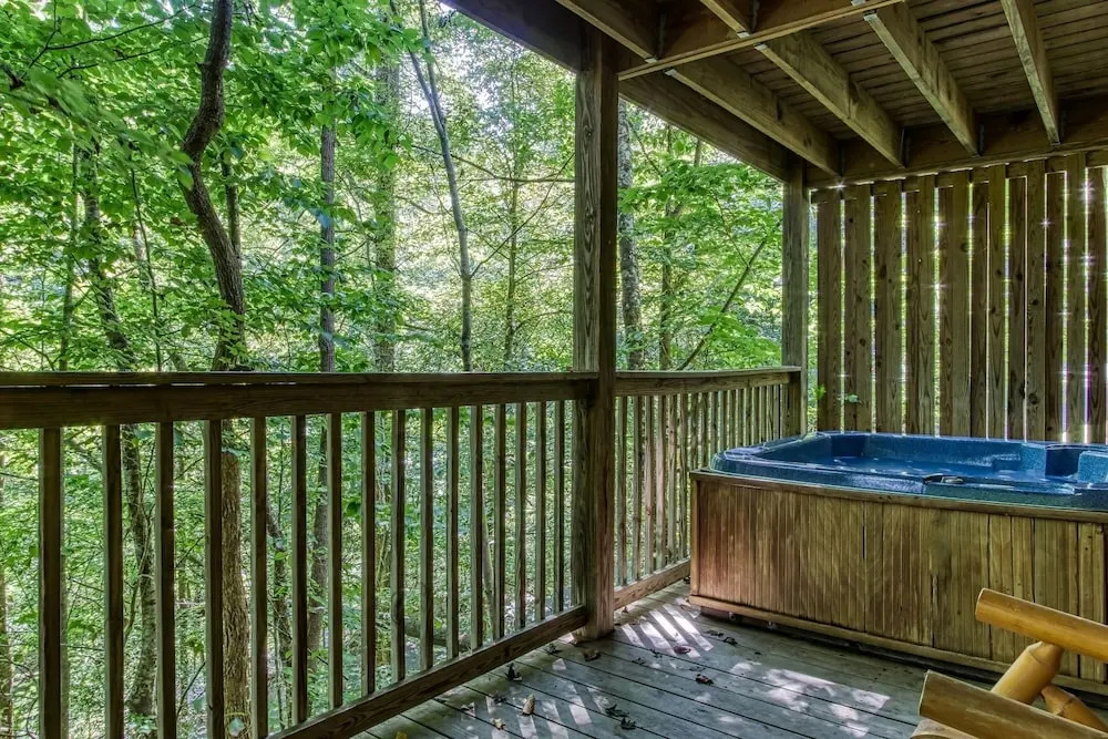 Mystic Mountain - Great Location! Close To All The Action! 2 Bedroom Cabin by RedAwning