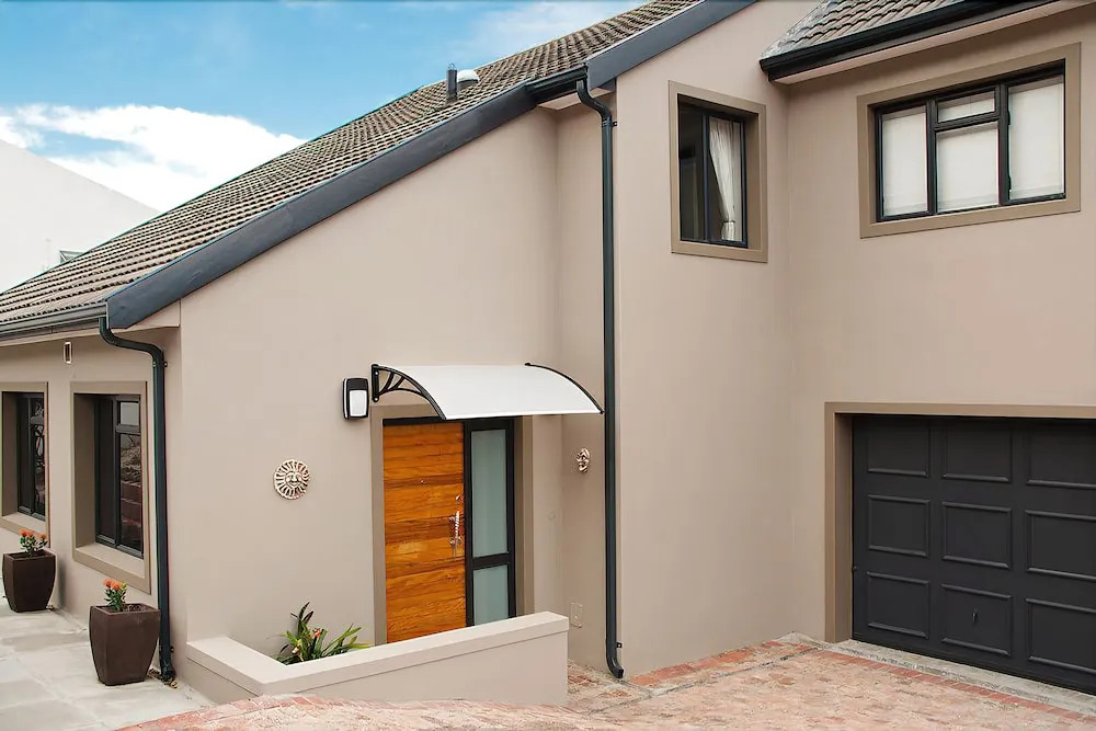 Somersby Guest House
