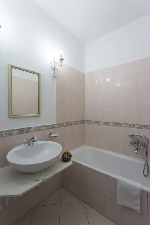 Villa Estera - Hotel & Restauracja