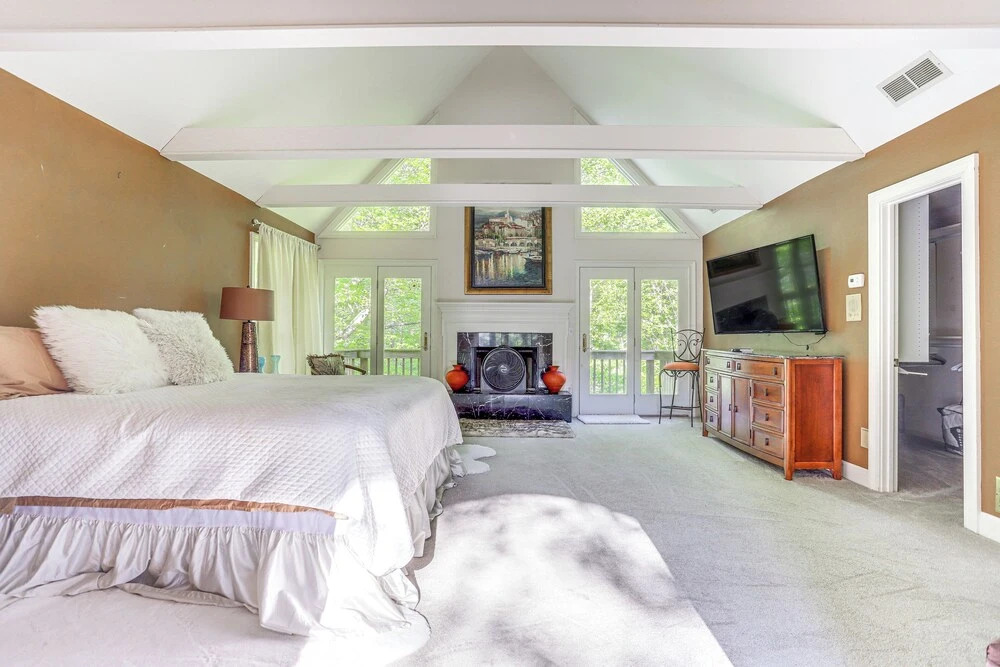 3 Mi to Roswell Riverwalk: Spacious Getaway!