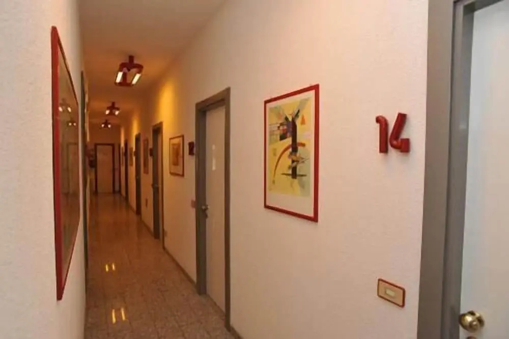 Hotel Crystal