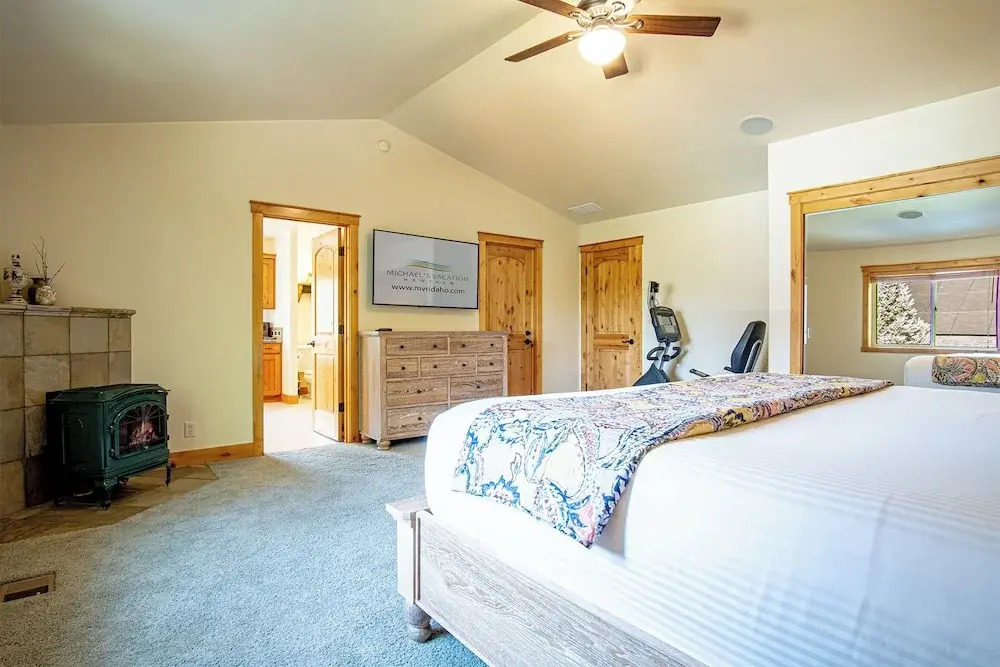 Cranbrook Cottage - Family Home + Hot Tub + Pool Table