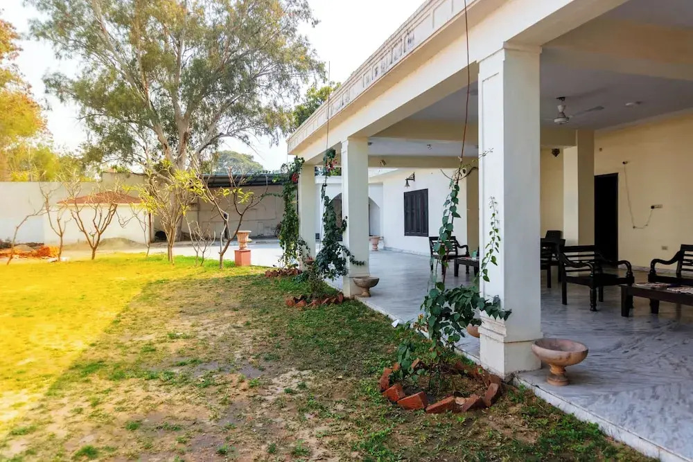 Urban Trippers Shamiyana Villa by Arindam