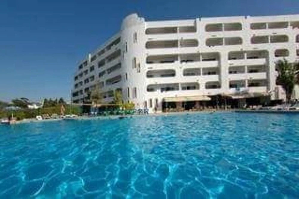 Studio in Albufeira, With Pool Access, Furnished Garden and Wifi - 2 k