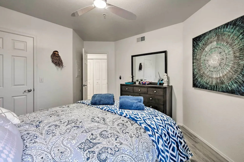 Modern Condo w/ Pool Access ~ 3 Mi to Dtwn Phoenix