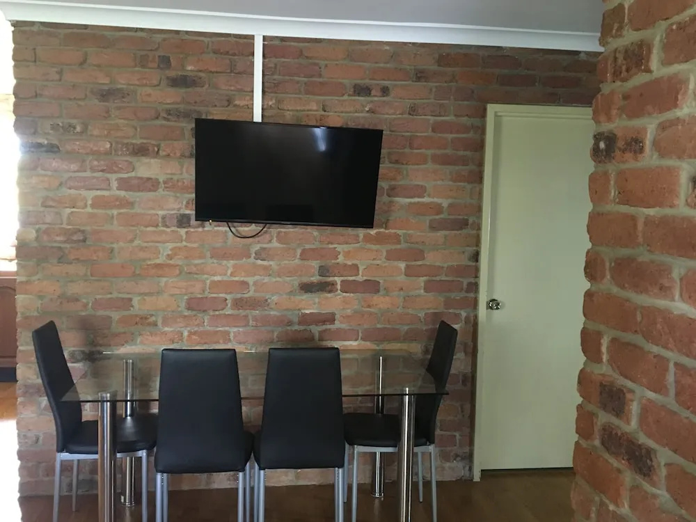 Wondai Colonial Motel & Ivorys Restaurant