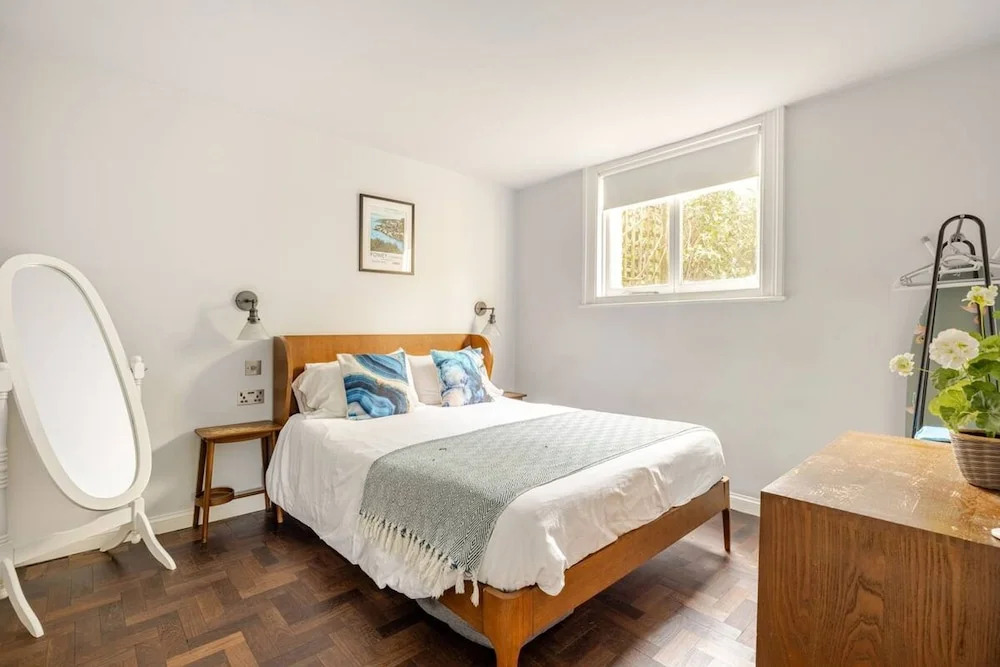 Converted Flat in Amazing Converted Schoolhouse Near Fowey Harbour
