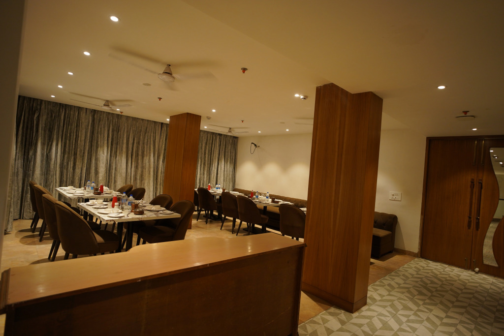 Mumbai House Express Udaipur