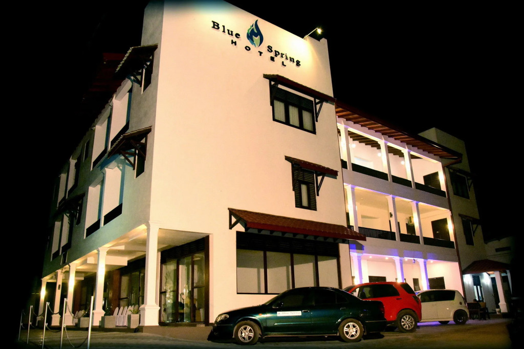 Blue Spring Hotel Wadduwa