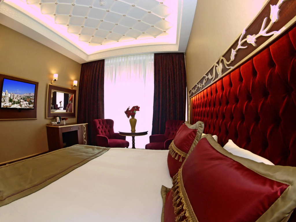 MB Deluxe Hotel