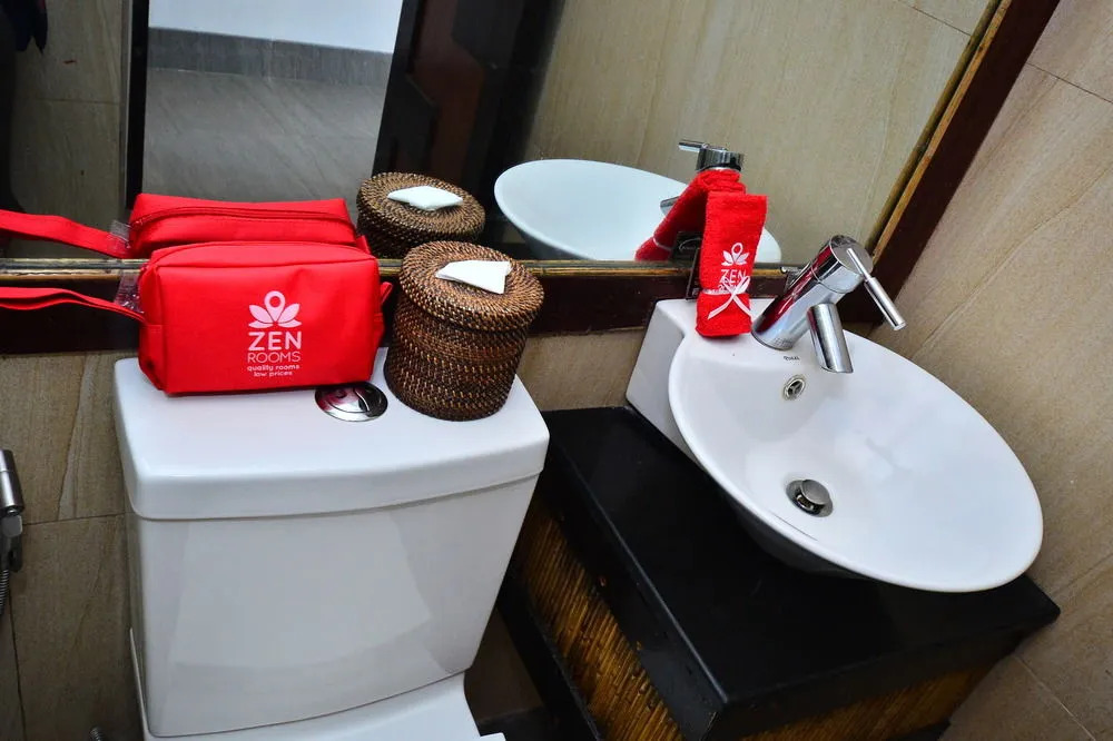 ZEN Rooms Station 1 White Beach