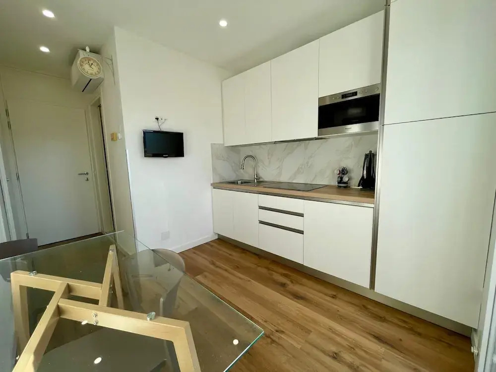 Renovated Apartment With Balcony