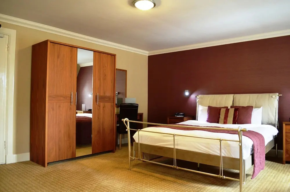 Royal Hotel
