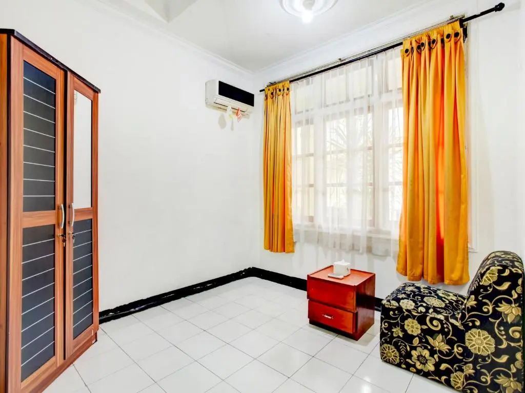 RedDoorz Plus @ Megamendung Puncak Bogor