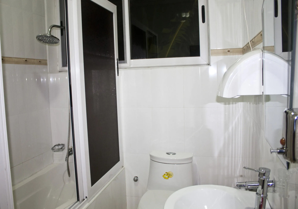 At Home Boutique Hostel and Suite