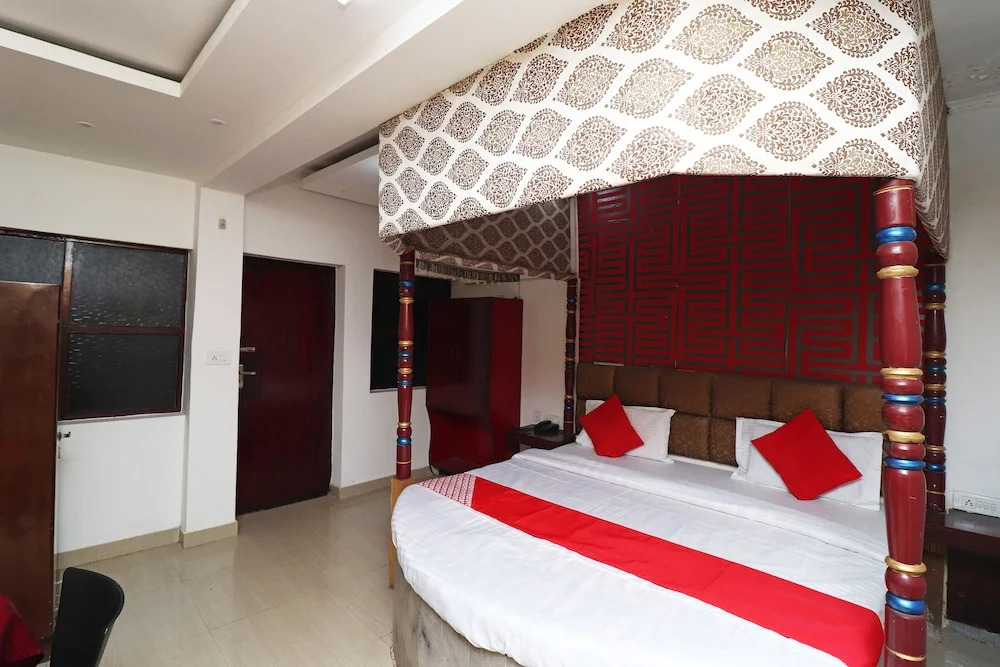 Hotel D Surya